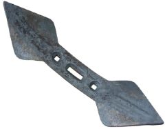 Vârf cultivator 450x135x19,5mm, reversibil, curbat, cu 3 găuri
